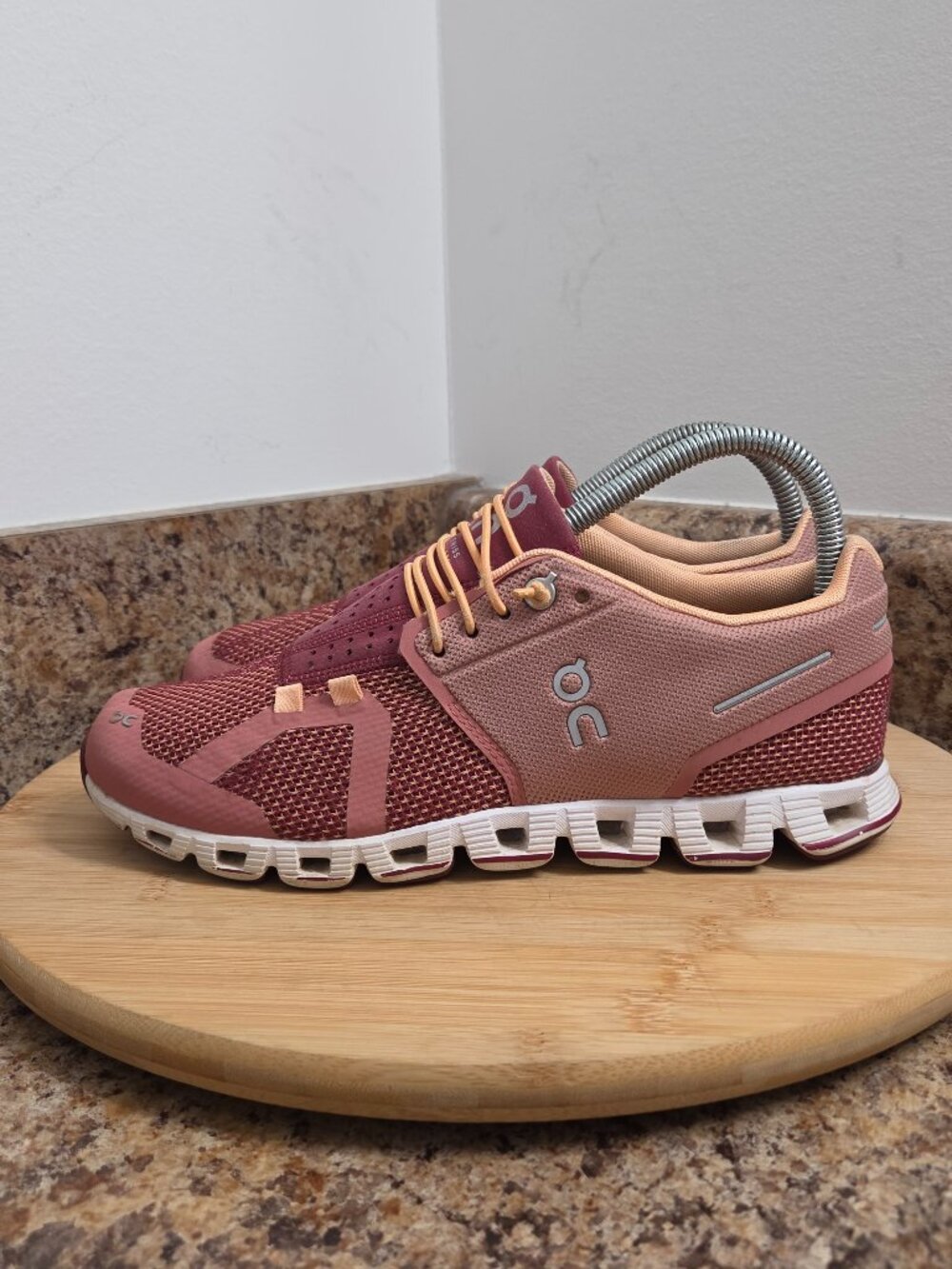 On Cloud Running Womens Running Shoes Sneakers Size 7.5 - Picture 4 of 9